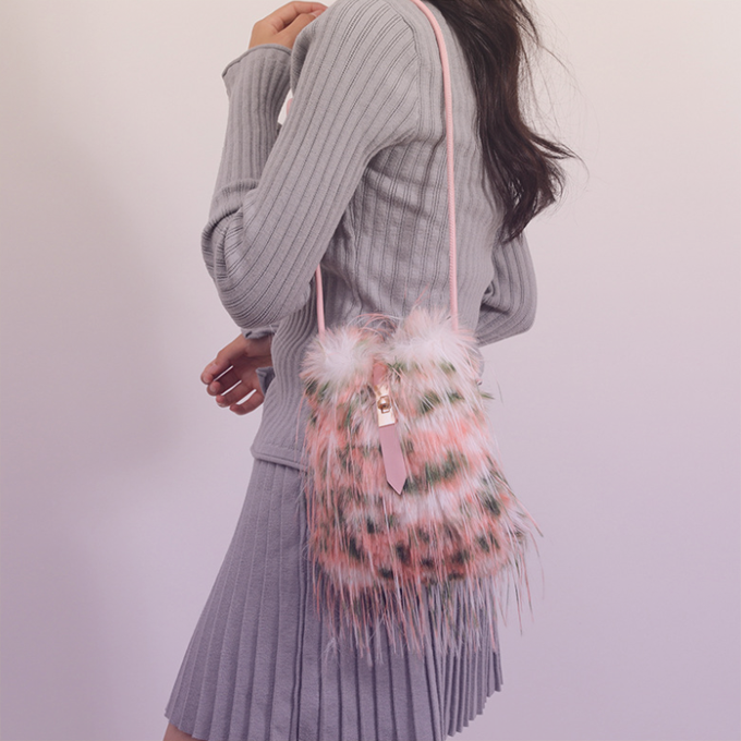 중국구매대행 추천 밍크 퍼 휴대폰 가방